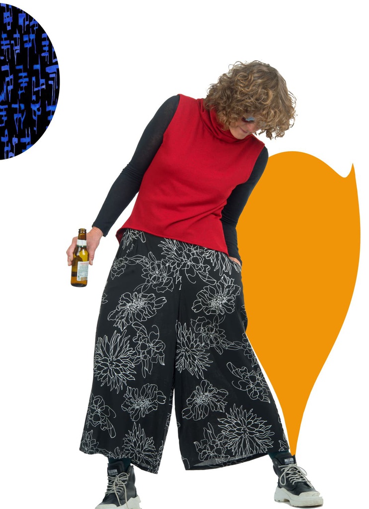 Pantalón pirata Célebes negro flores