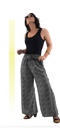 Pantalón Paniki negro flores blancas