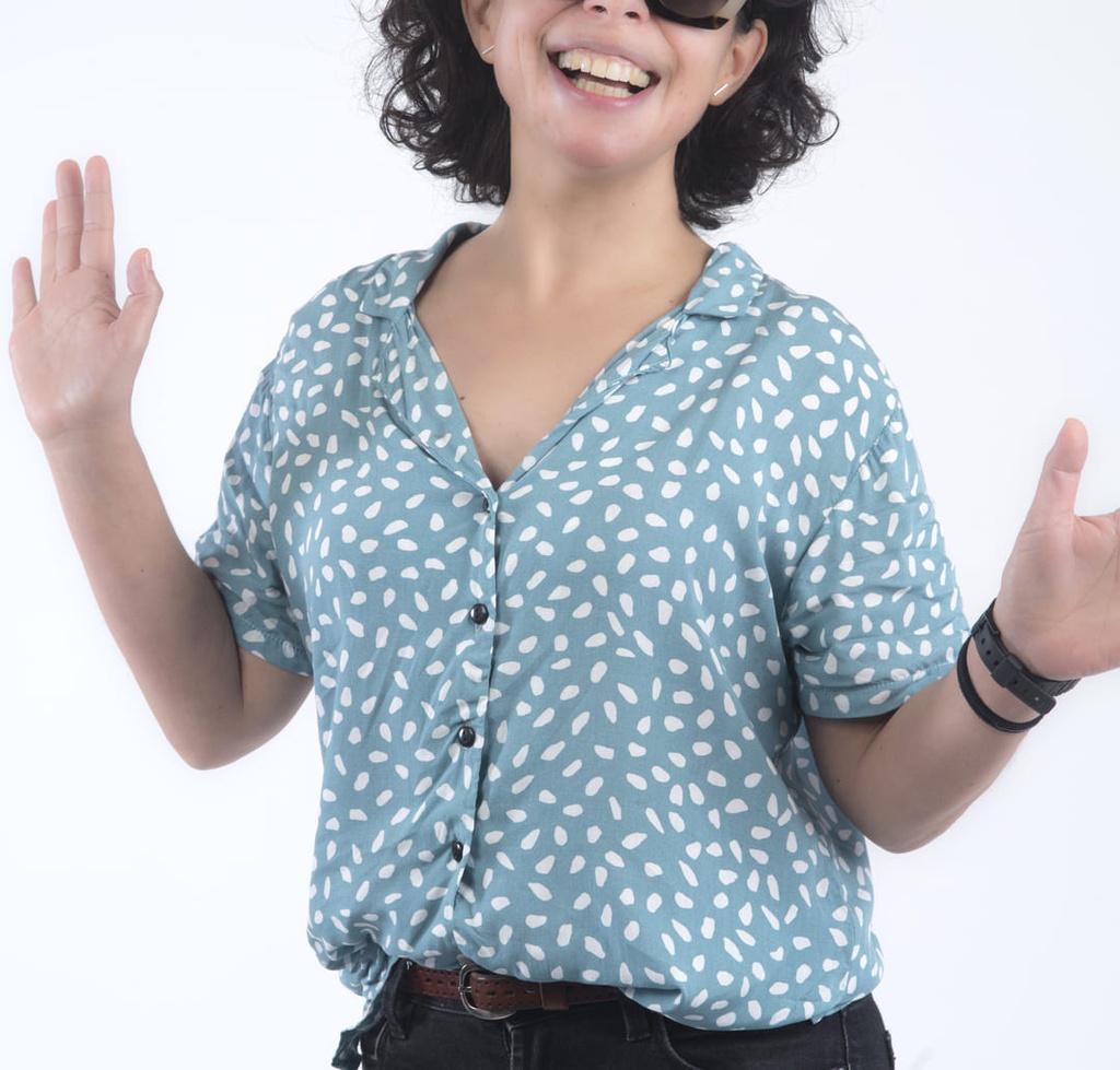 Camisa Song Kol azul pintas blancas