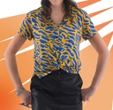Camisa Song Kol animal print amarilla y azul
